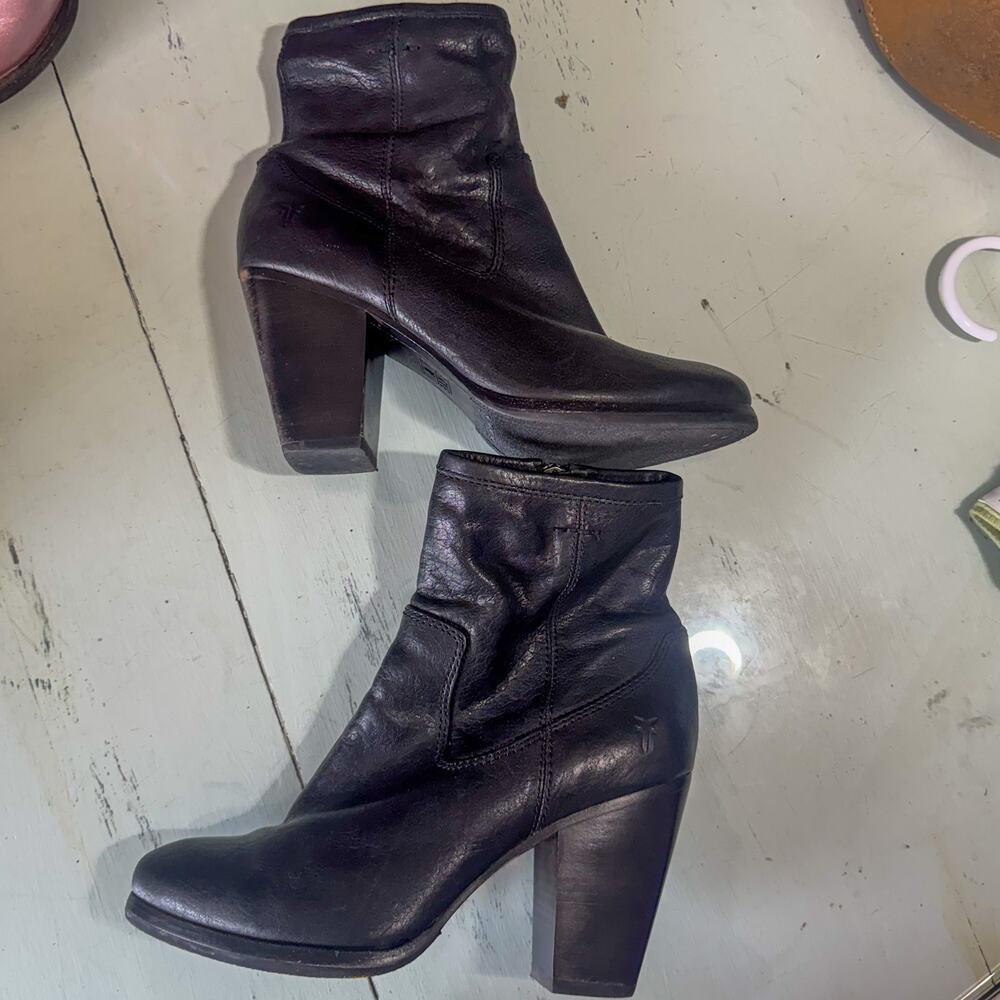 Frye Reina Black Leather Ankle Booties Block Heel Almond Toe Moto Western Size 9
